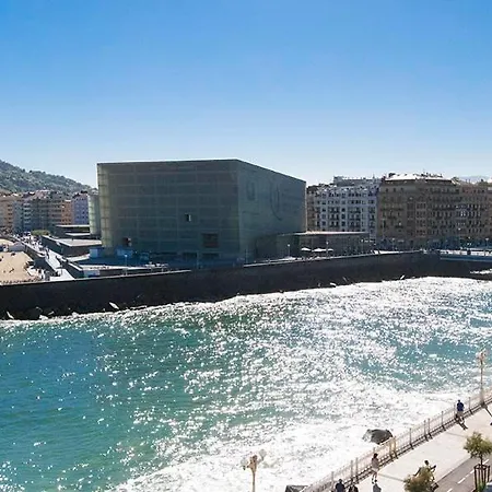 Ocean Views In The Center San Sebastián