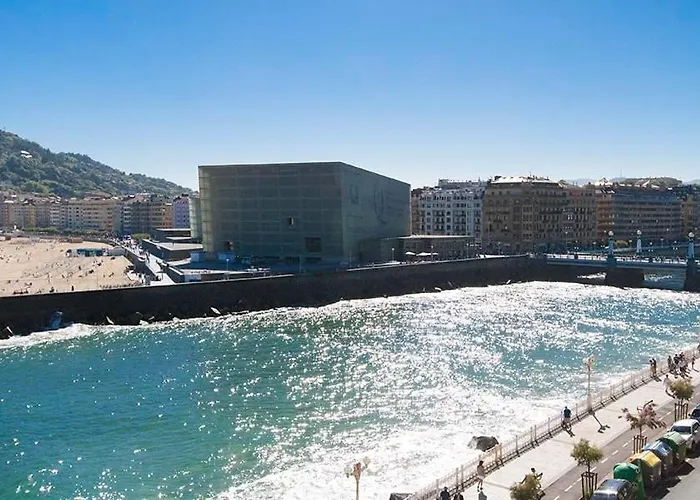 Ocean Views In The Center San Sebastián